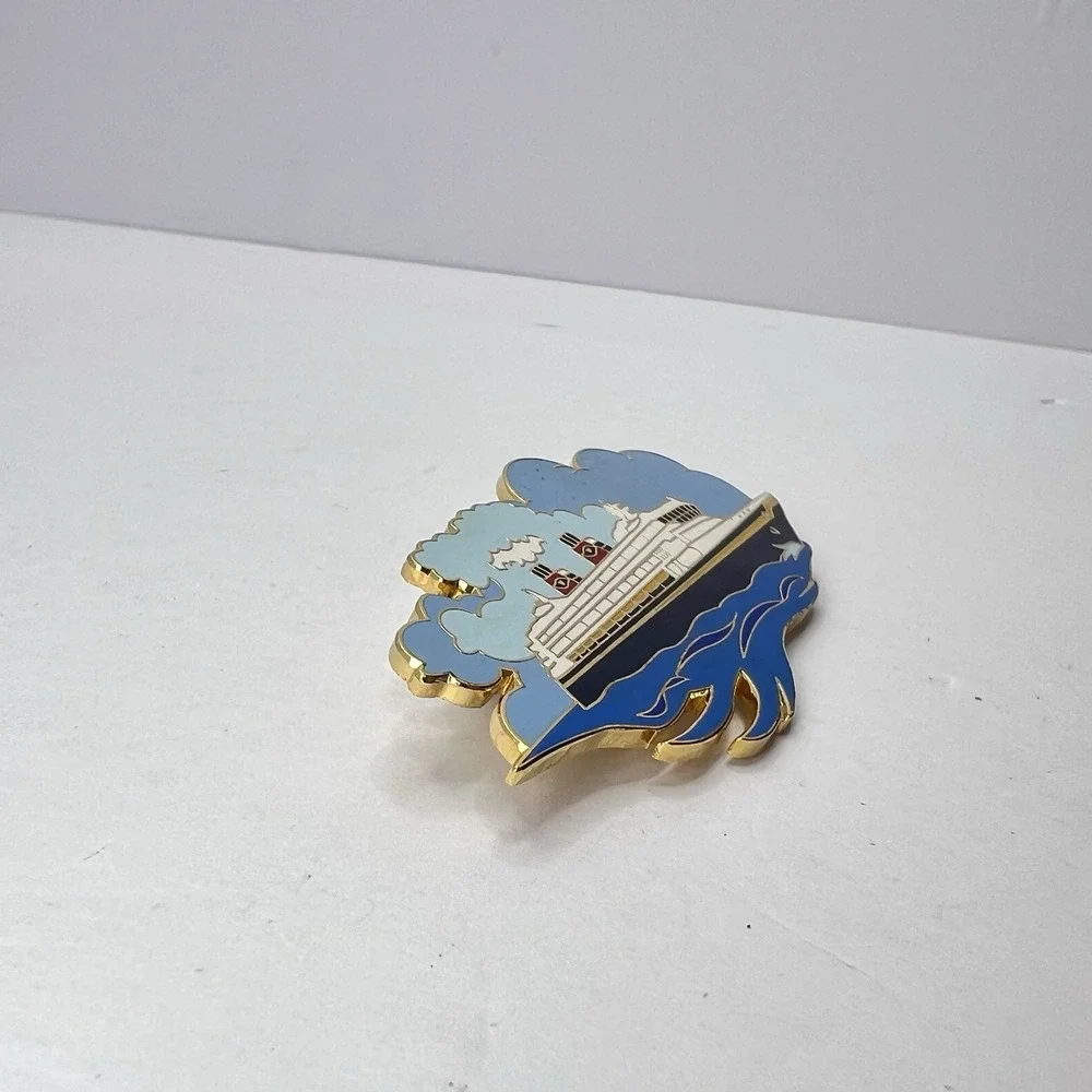 Disney Cruise Line Memory Box‎ Centerpiece Ship Disney Pin DCL Limited Run 5000